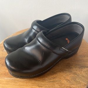 Dansko Black Professional Black Cabrio Clogs Size 39